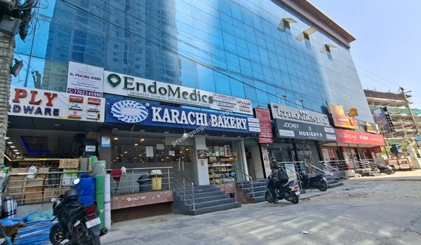 Popular eateries like Karachi Bakery alongside specialized healthcare clinics such as EndoMedics, adding to the rich neighborhood fabric of Prestige Golden Grove